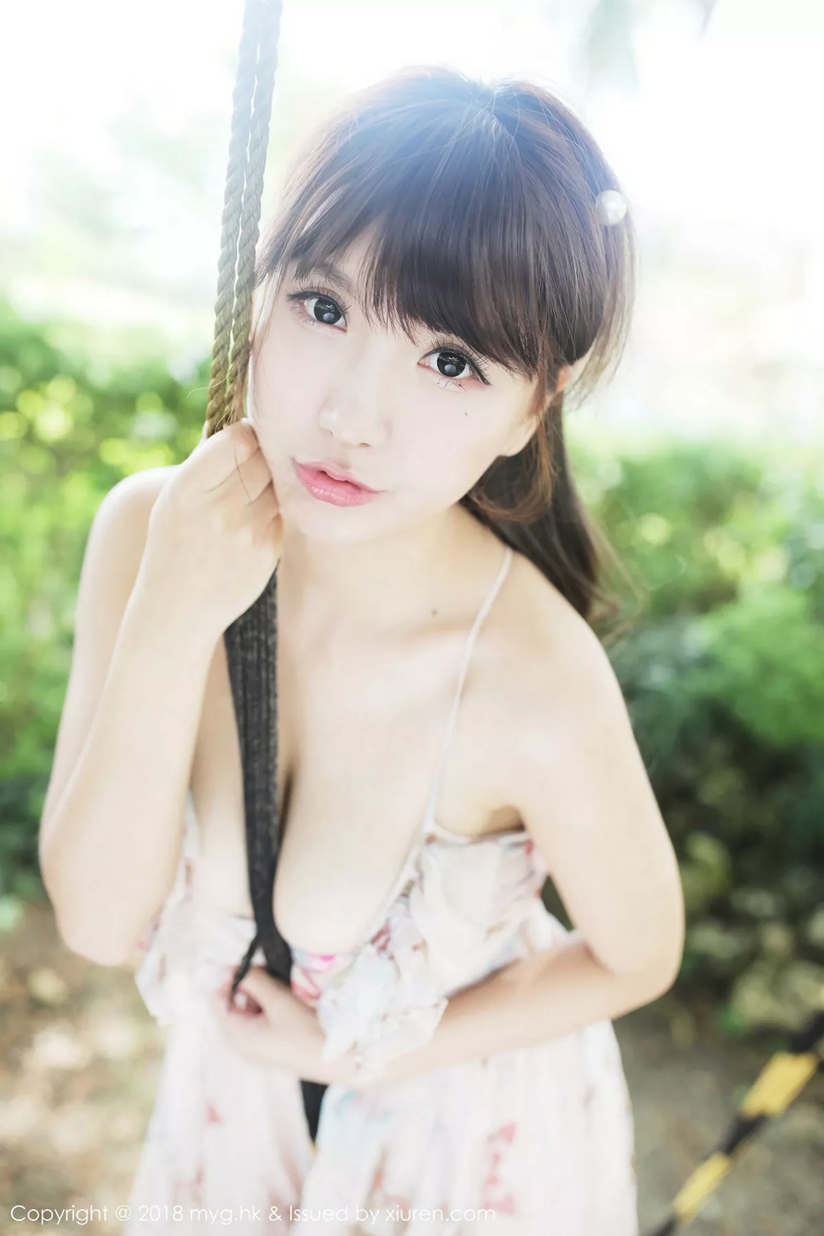 秀人集.com_[MyGirl美媛馆]Vol.276_嫩模晓茜sunny性感吊带花裙+泳池比基尼秀傲人豪乳诱惑写真65P