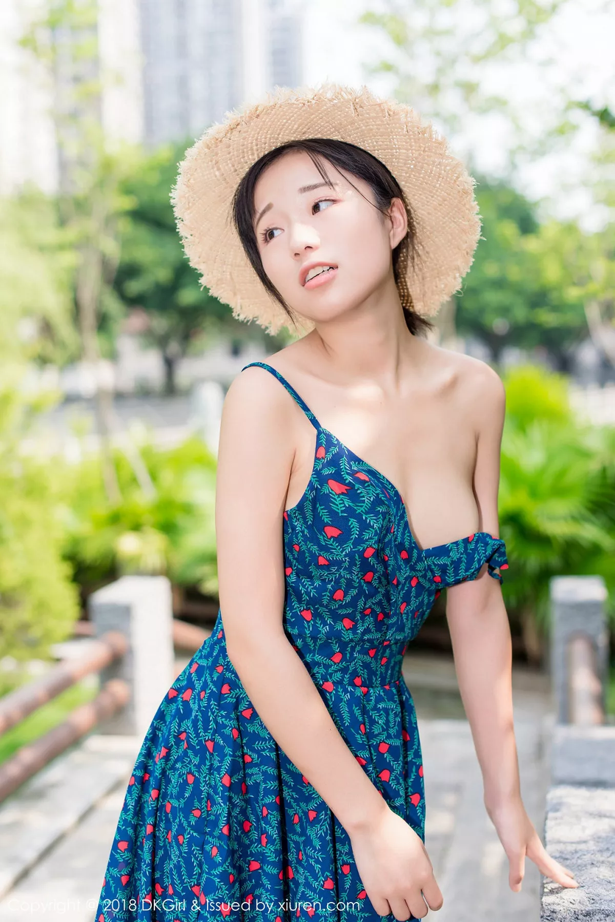 秀人集.com_[DKGirl御女郎]Vol.055_美乳女神苍井优香街拍特辑甜美草帽少女露背吊带裙性感写真53P
