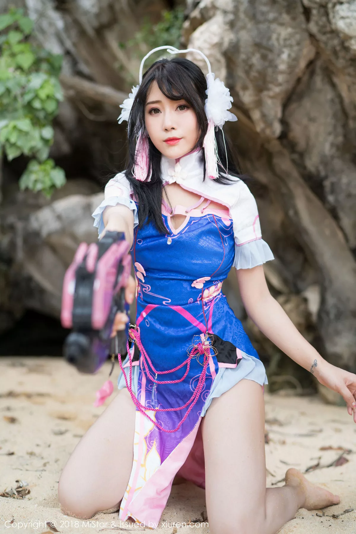 秀人集.com_[MiStar魅妍社]Vol.215_女神兜豆靓Youlina甲米旅拍外拍COS不知火舞热辣诱惑写真50P