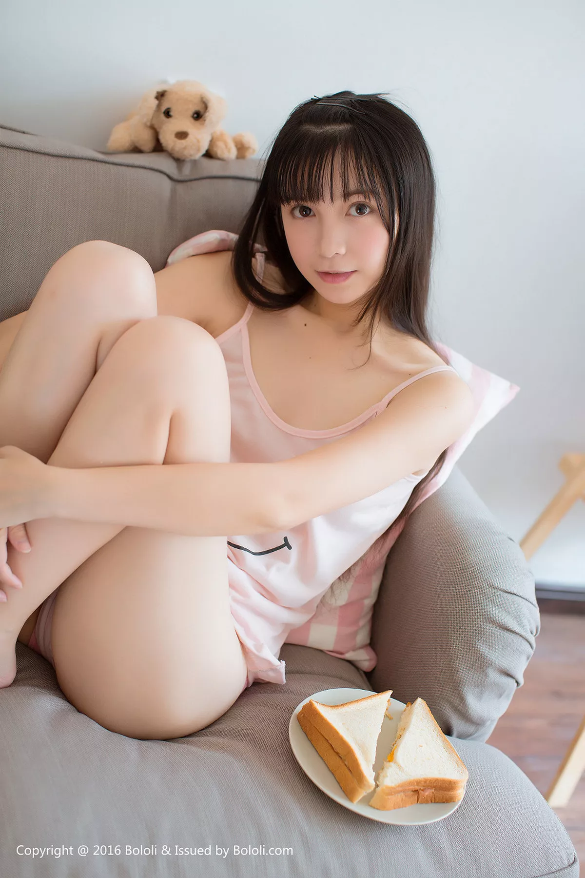 秀人集.com_[Tukmo兔几盟]Vol.110_美少女鱼丸居家私房粉色卡通睡衣小女友视角迷人写真30P