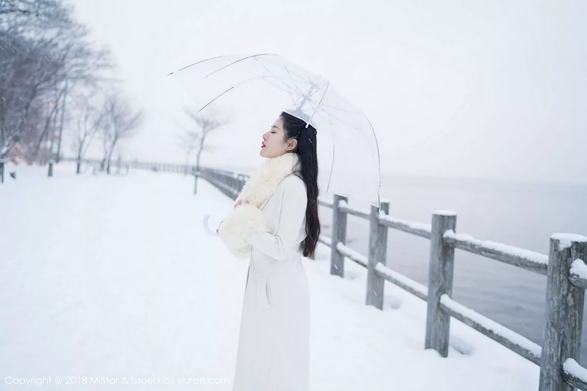 秀人集.com_[MiStar魅妍社]Vol.216_女神陈嘉嘉Tiffany北海道旅拍红色肚兜配丁字裤诱惑写真35P