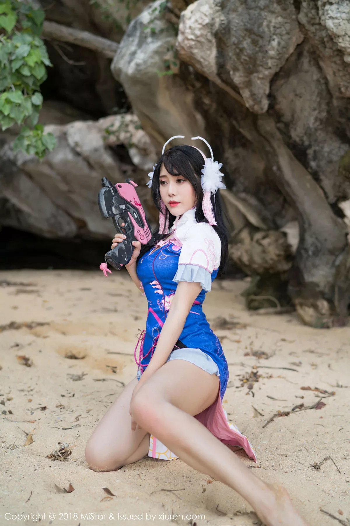 秀人集.com_[MiStar魅妍社]Vol.215_女神兜豆靓Youlina甲米旅拍外拍COS不知火舞热辣诱惑写真50P