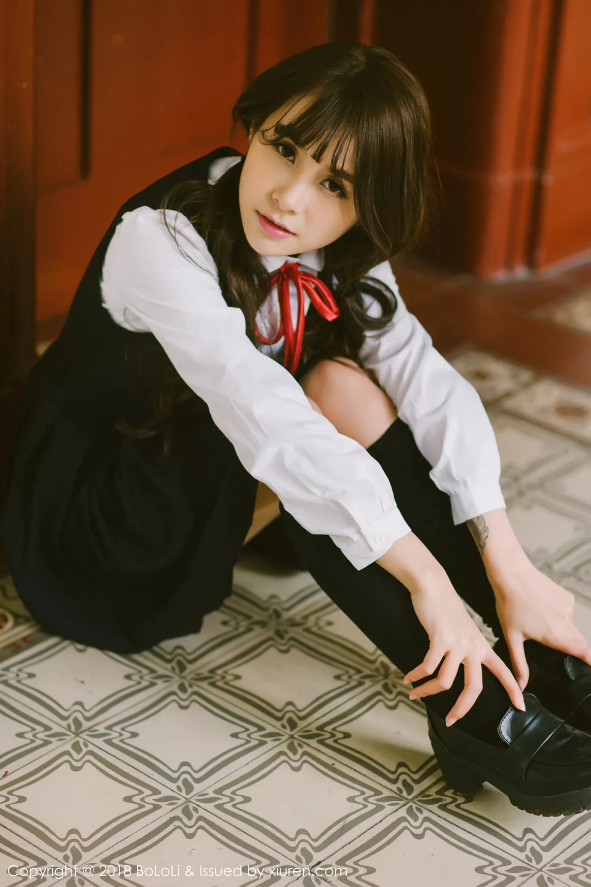 秀人集.com_[Tukmo兔几盟]Vol.113_嫩模夏美酱户外古典优雅洛丽塔系列+清纯可爱学生制服写真62P