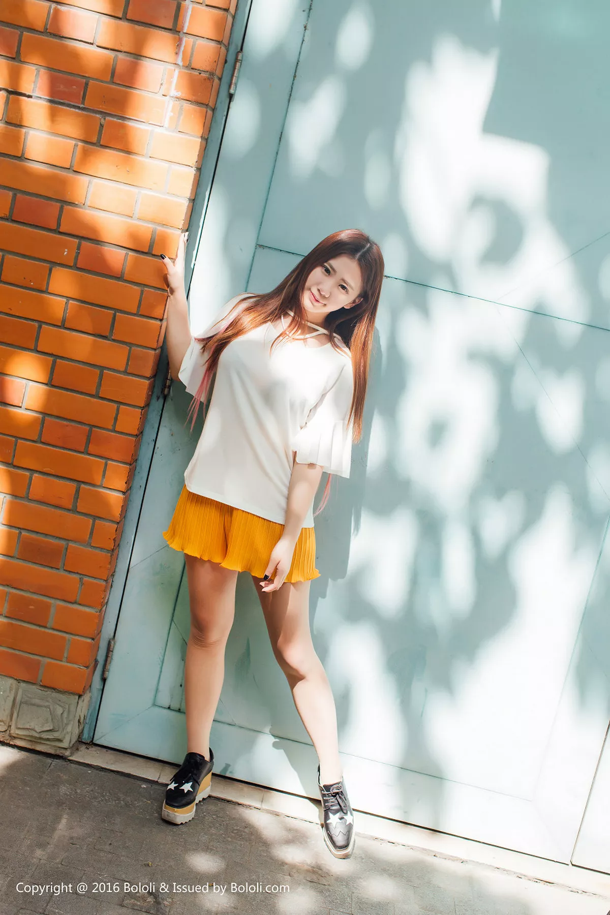 秀人集.com_[Tukmo兔几盟]Vol.109_清纯嫩模董成丽游乐园里白色短袖衫配黄色短裙清爽迷人写真40P