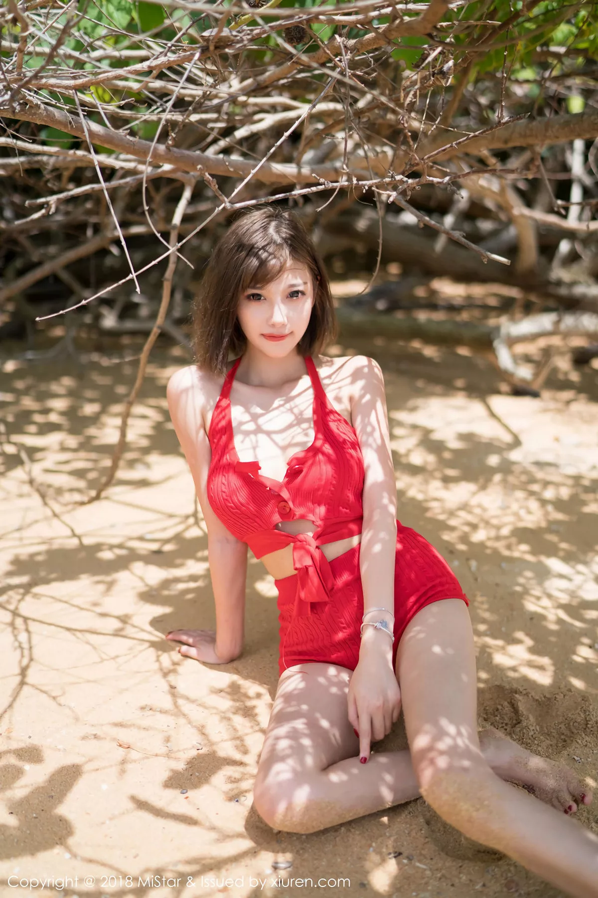 秀人集.com_[MiStar魅妍社]Vol.219_女神杨晨晨sugar甲米旅拍海边沙滩性感比基尼秀完美身材写真35P