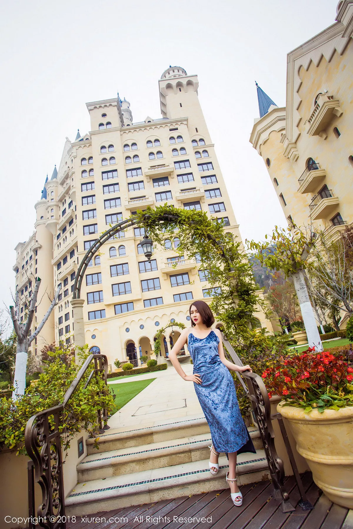 秀人集.com_[XiuRen秀人网]No.935_嫩模廿十居家私房红色塑身内衣秀完美身材白嫩肌肤性感写真58P