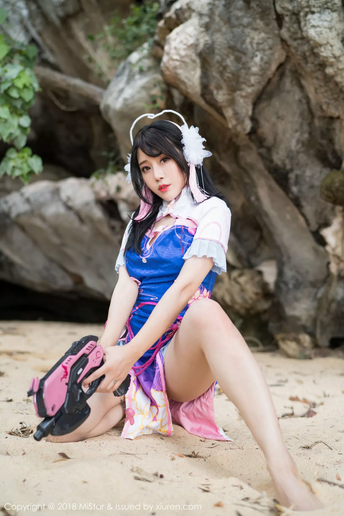 秀人集.com_[MiStar魅妍社]Vol.215_女神兜豆靓Youlina甲米旅拍外拍COS不知火舞热辣诱惑写真50P