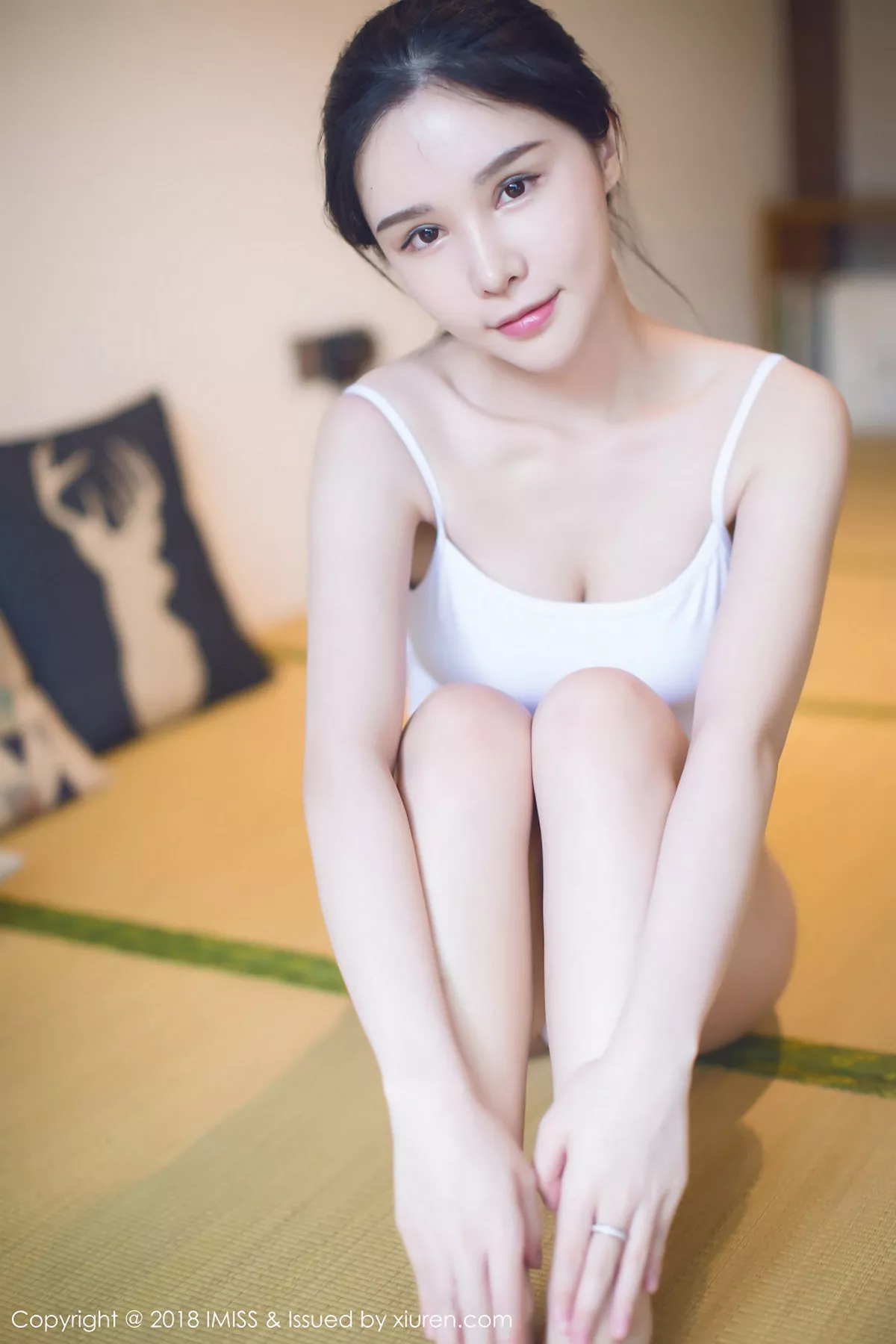 秀人集.com_[IMISS爱蜜社]Vol.229_嫩模艾米Amy白色吊带高叉连体衣秀丰满美乳妩媚诱惑写真35P