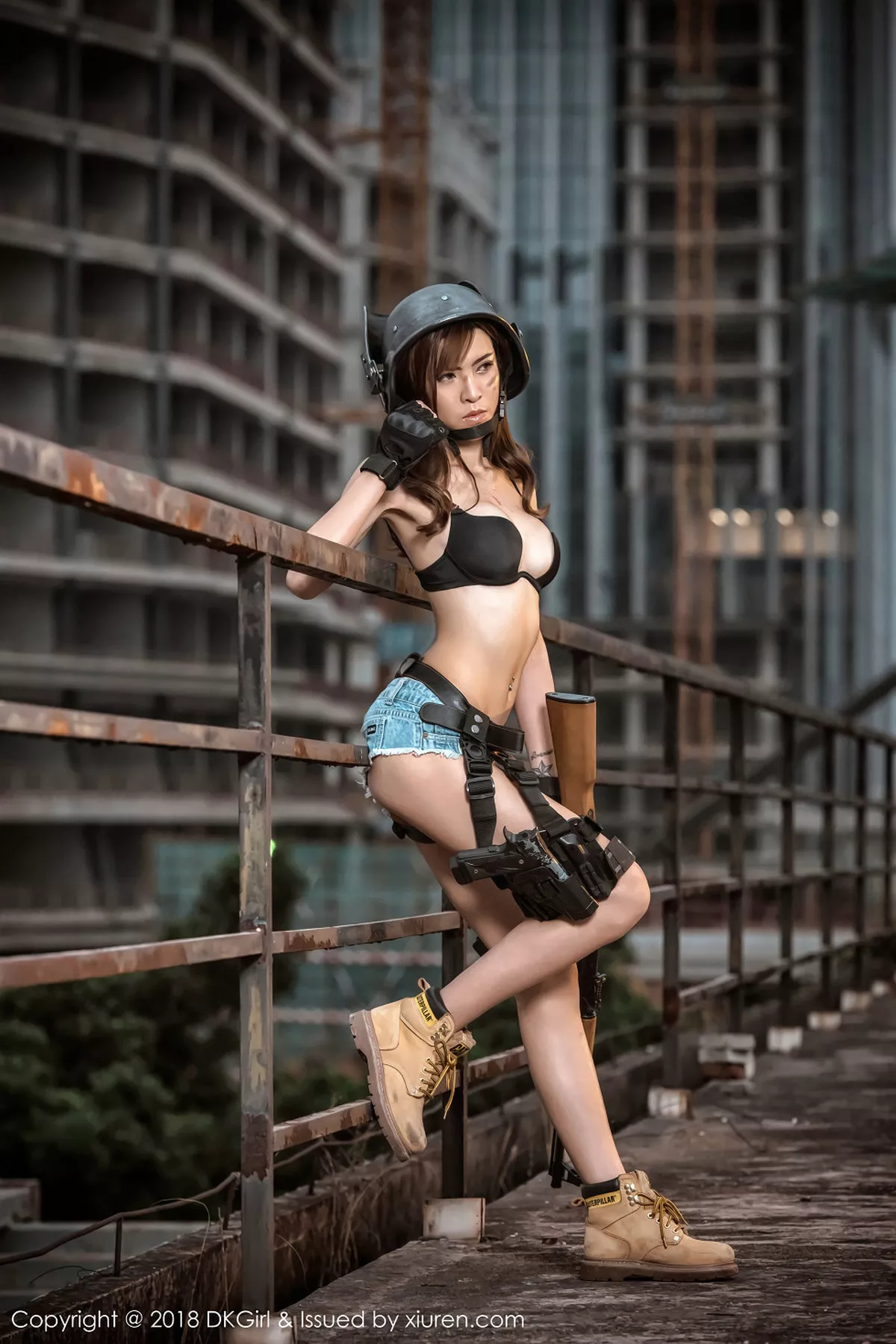 秀人集.com_[DKGirl御女郎]Vol.065_嫩模蔡乐儿绝地求生代言户外持枪野性迷人写真50P