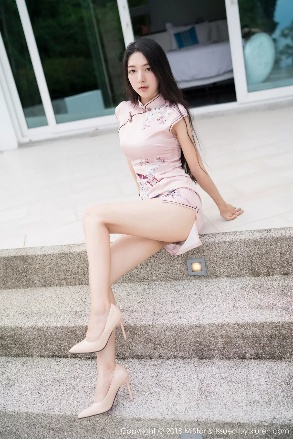 秀人集.com_[MiStar魅妍社]Vol.220_嫩模小热巴甲米旅拍居家粉色蕾丝内衣浴缸里湿身诱惑写真35P