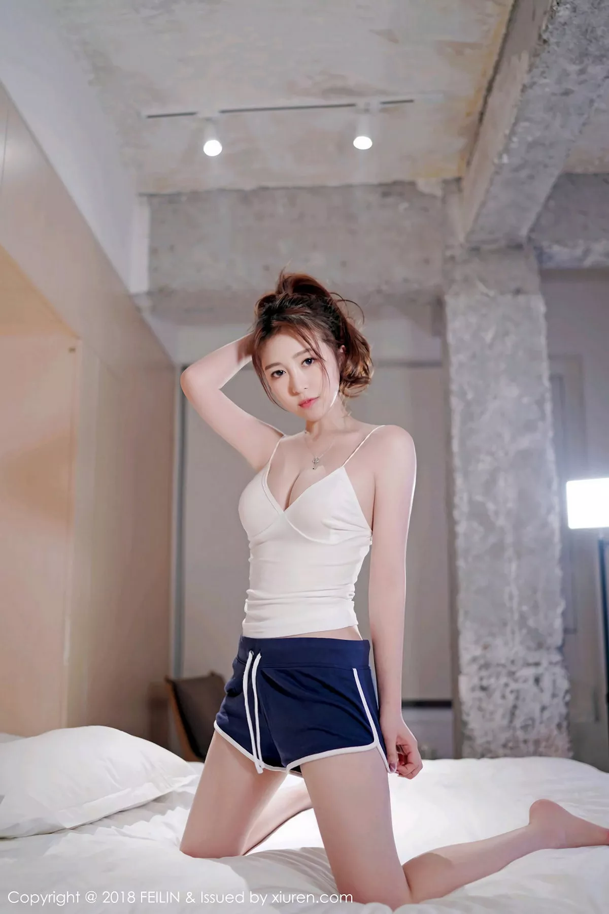 秀人集.com_[FeiLin嗲囡囡]Vol.132_清纯妹子yumi黄奕清居家床上大尺度全裸奶油遮点喷血诱惑写真40P