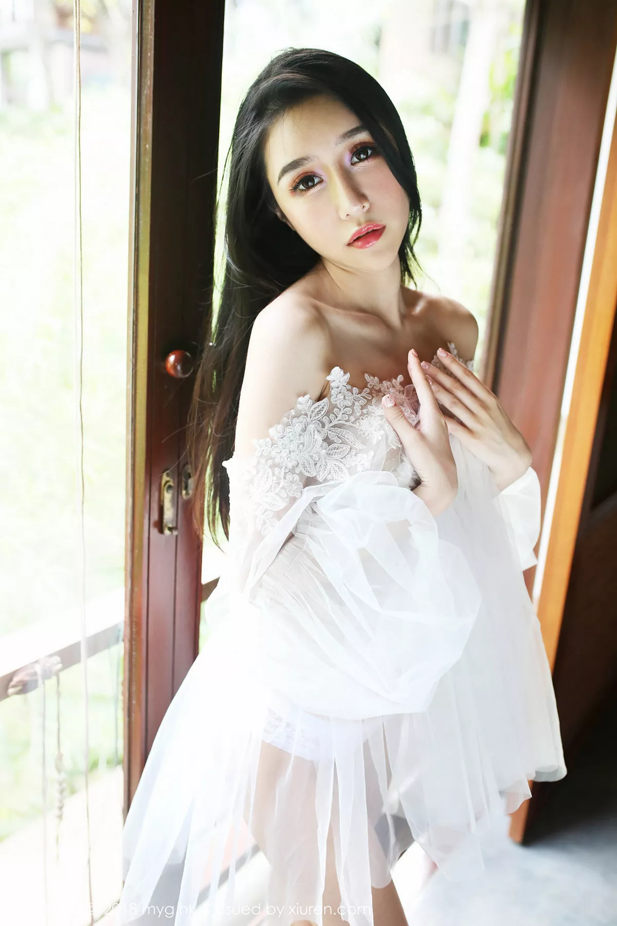 秀人集.com_[MyGirl美媛馆]Vol.281_嫩模于大乔普吉岛旅拍泳池里性感比基尼半露豪乳诱惑写真76P