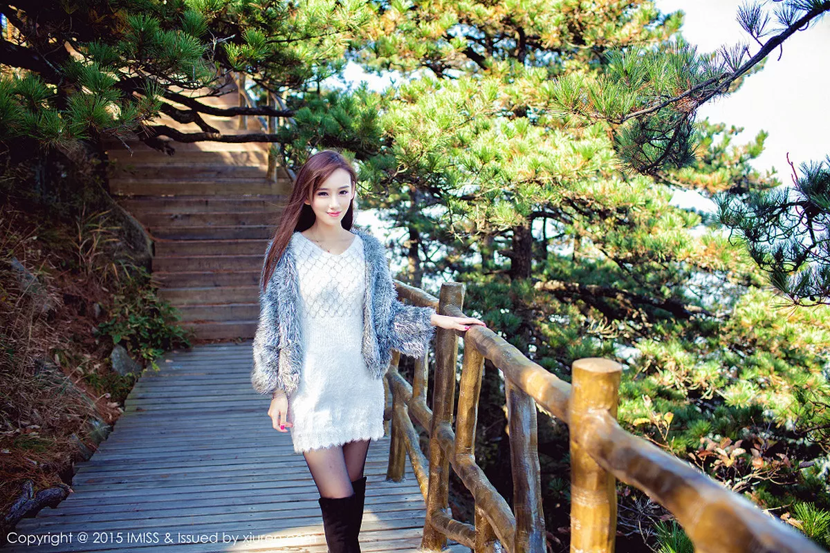 秀人集.com_[IMISS爱蜜社]Vol.040_嫩模李玉洁Daisy大别山薄刀峰旅拍完美身材性感写真57P