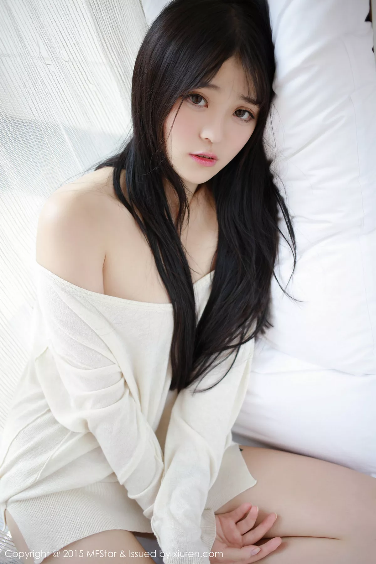 秀人集.com_[MFStar模范学院]Vol.029_嫩模伊小七MoMo白嫩肌肤诱人酮体大胆诱惑写真51P