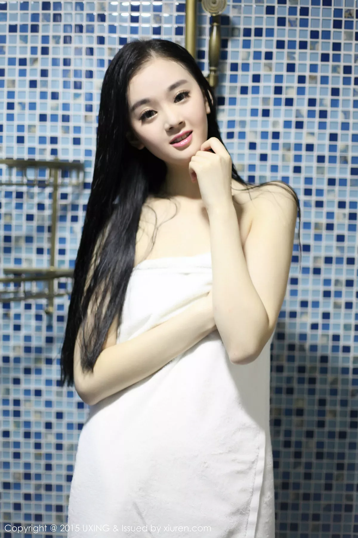 秀人集.com_[UXING优星馆]Vol.029_小脸妹子温馨baby浴室里白色浴巾裹身性感迷人写真49P