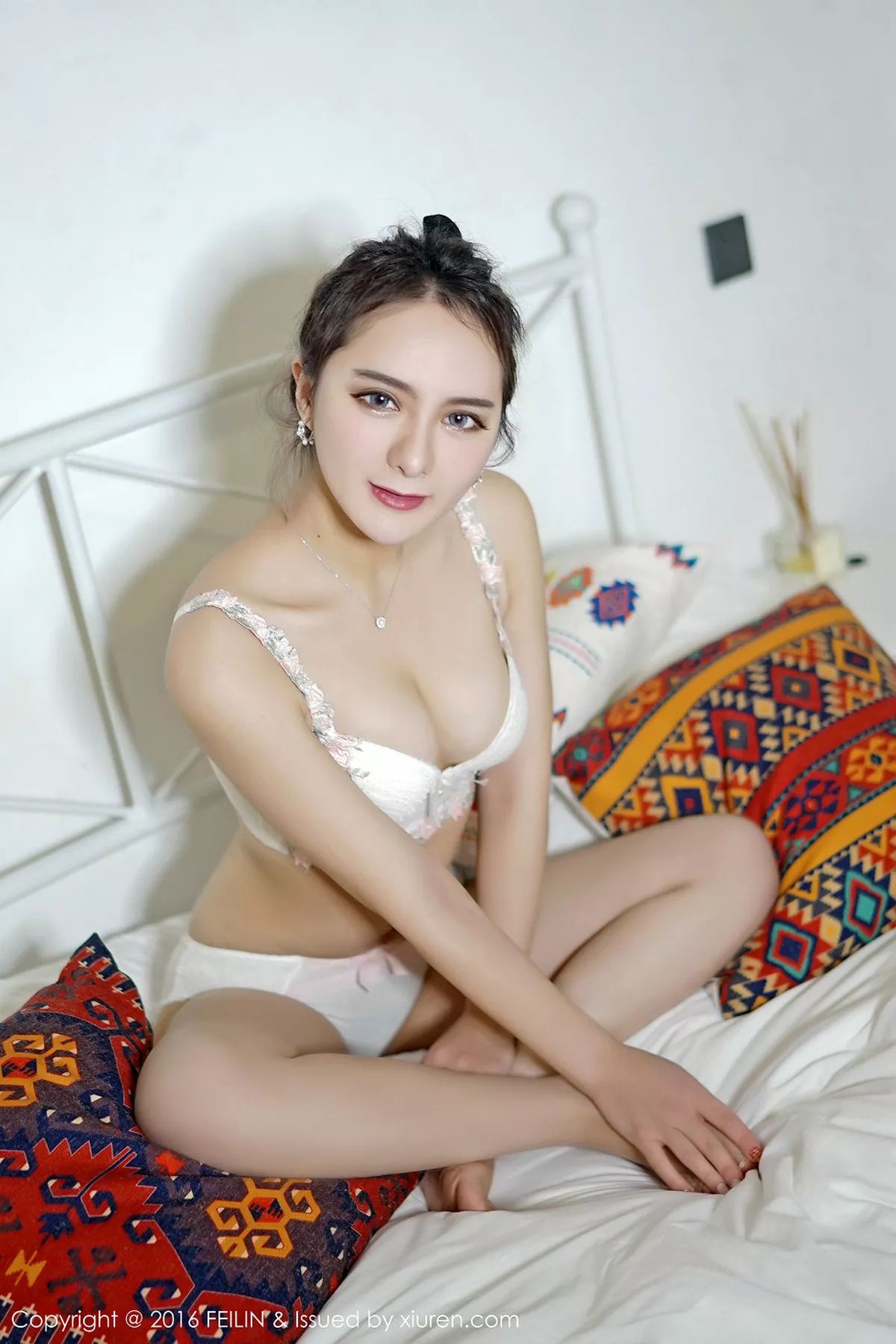 秀人集.com_[FeiLin嗲囡囡]Vol.021_嫩模伊蓓Eva居家私房内衣系列迷人豪乳性感写真56P