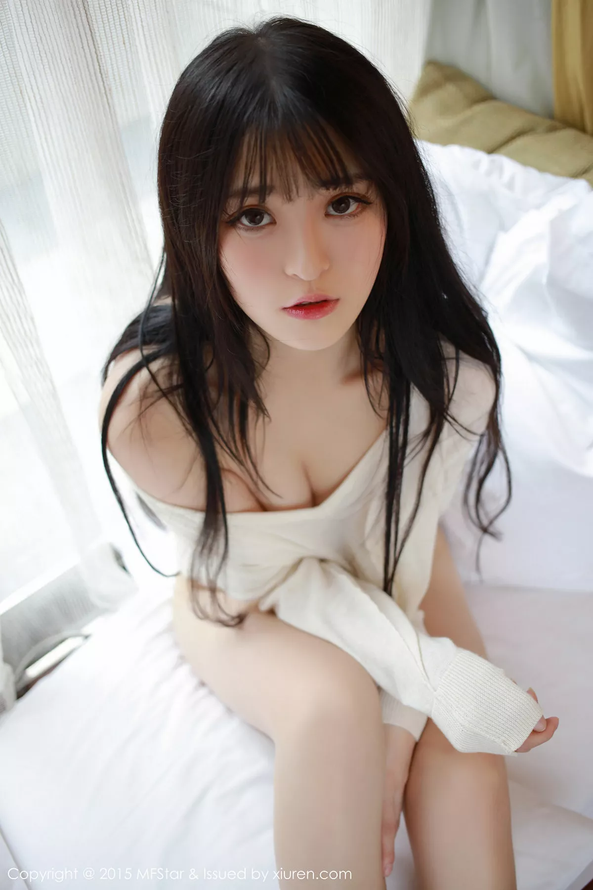 秀人集.com_[MFStar模范学院]Vol.029_嫩模伊小七MoMo白嫩肌肤诱人酮体大胆诱惑写真51P