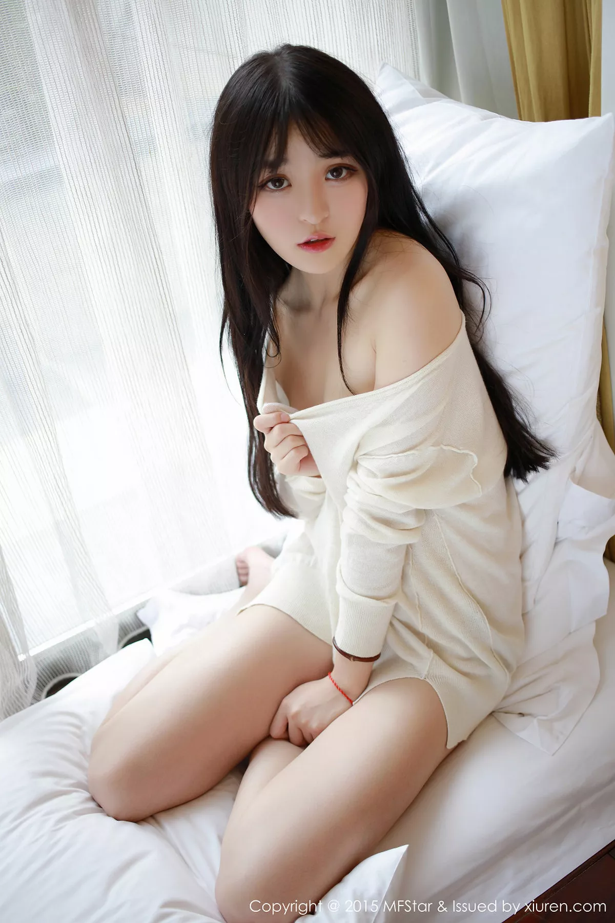 秀人集.com_[MFStar模范学院]Vol.029_嫩模伊小七MoMo白嫩肌肤诱人酮体大胆诱惑写真51P