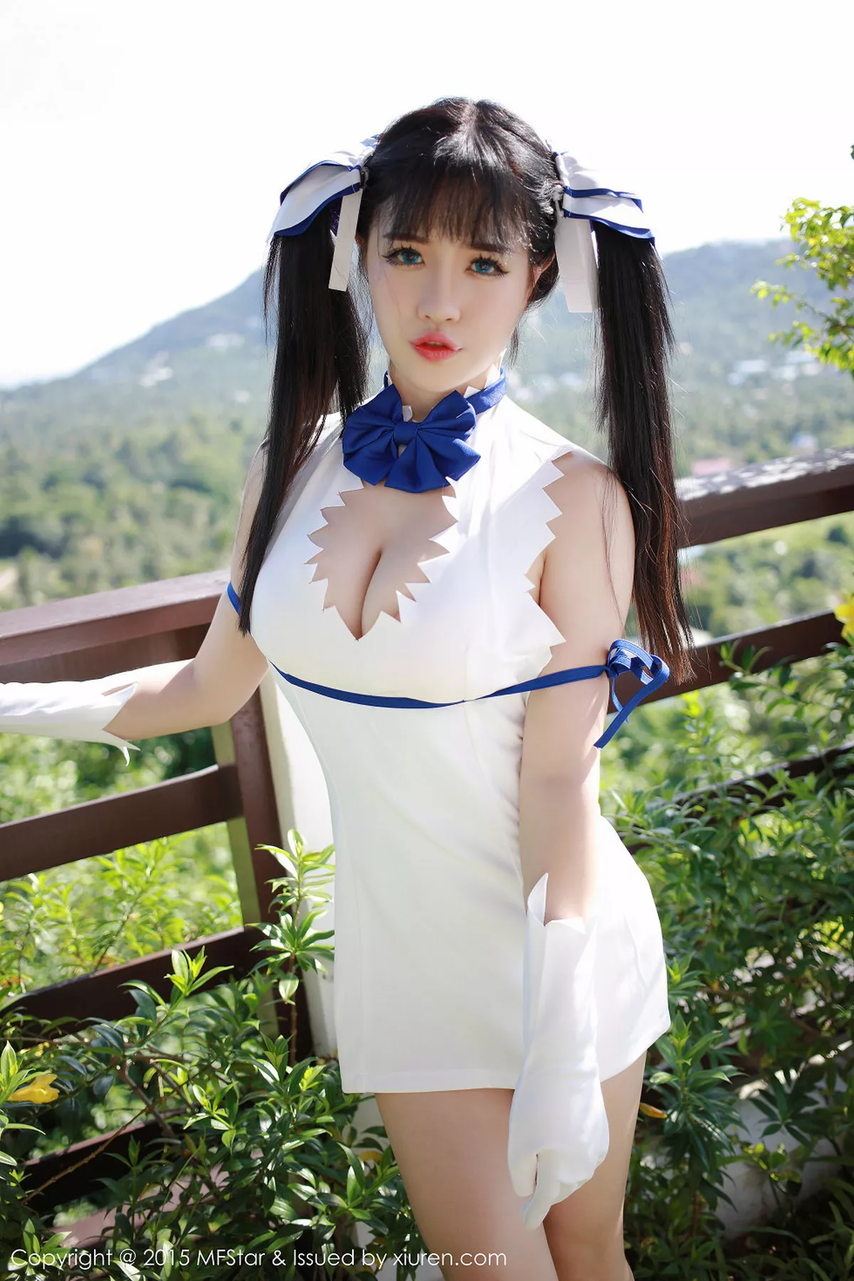 秀人集.com_[MFStar模范学院]Vol.036_萌妹徐cake白色开档短裙迷人豪乳性感翘臀写真50P