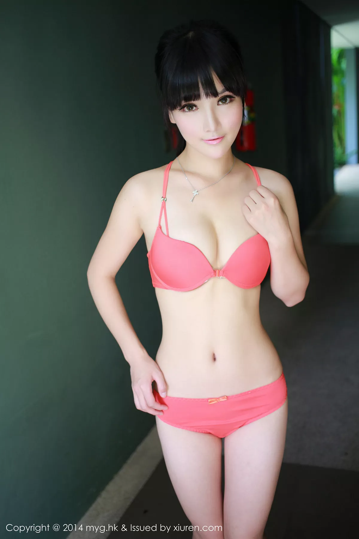 秀人集.com_[MyGirl美媛馆]Vol.021_嫩模妮儿Bluelabel泰国旅拍性感内衣诱惑翘臀写真64P