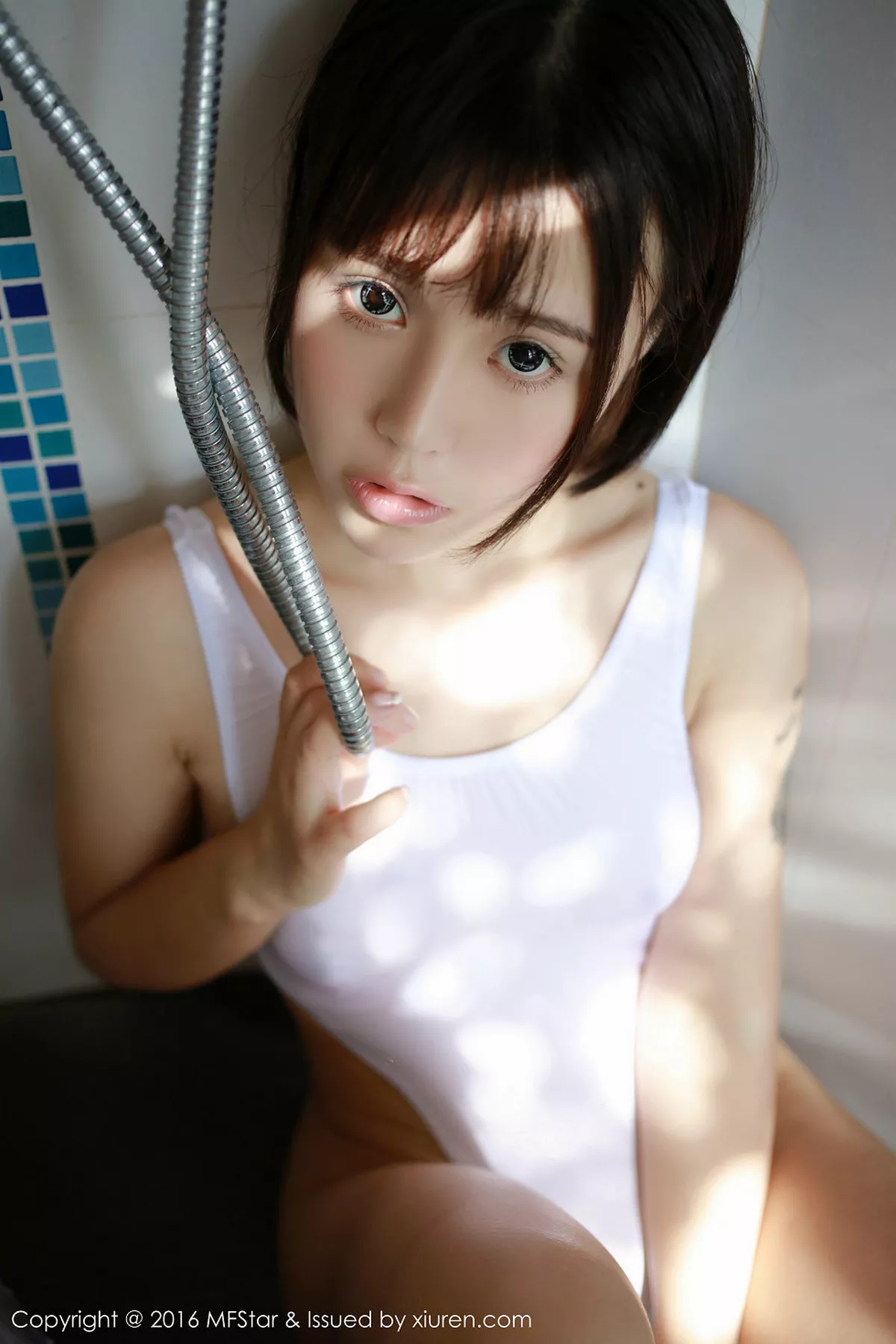 秀人集.com_[MFStar模范学院]Vol.040_Evelyn艾莉苏梅旅拍白色死库水真空凸点湿身诱惑51P