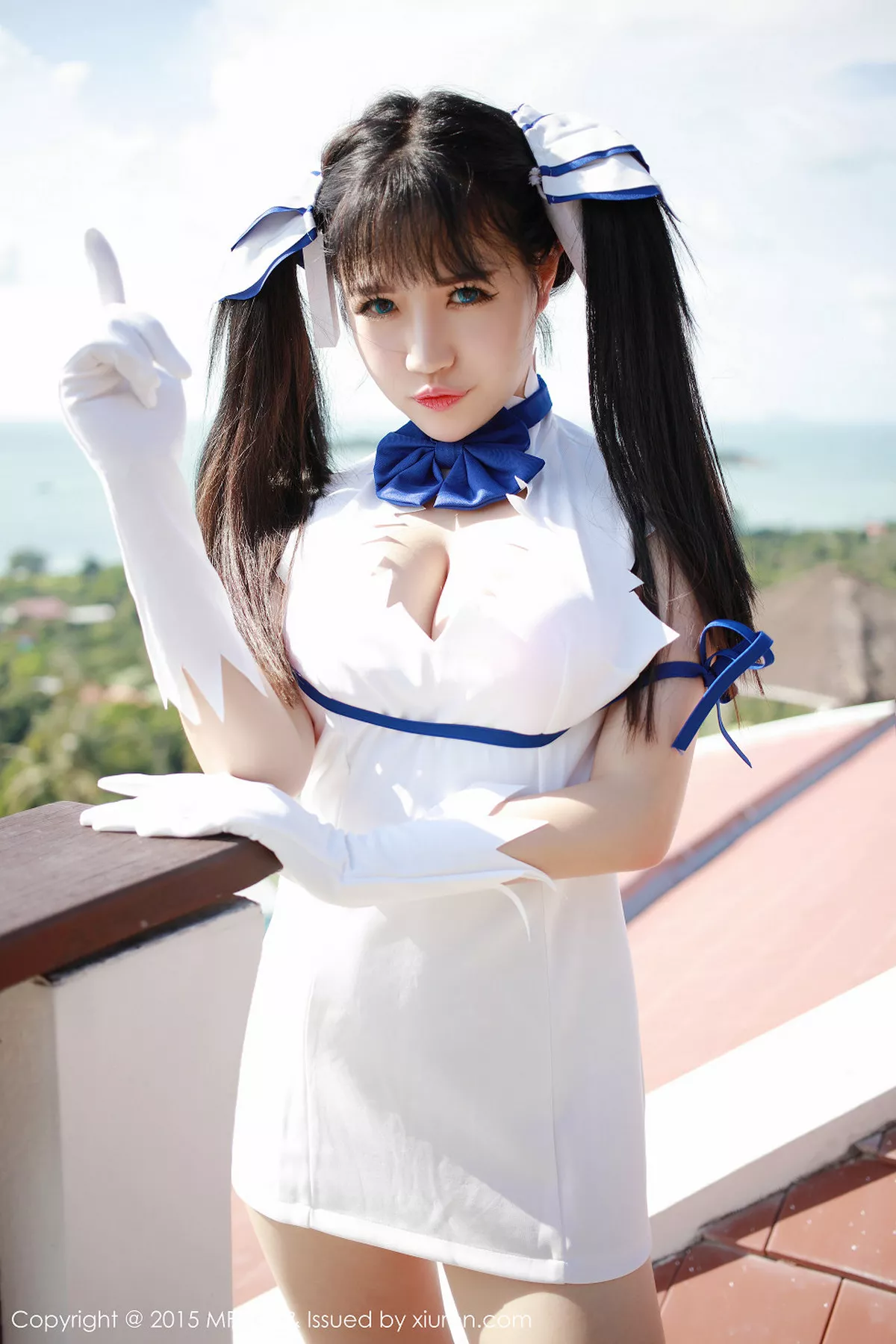 秀人集.com_[MFStar模范学院]Vol.036_萌妹徐cake白色开档短裙迷人豪乳性感翘臀写真50P