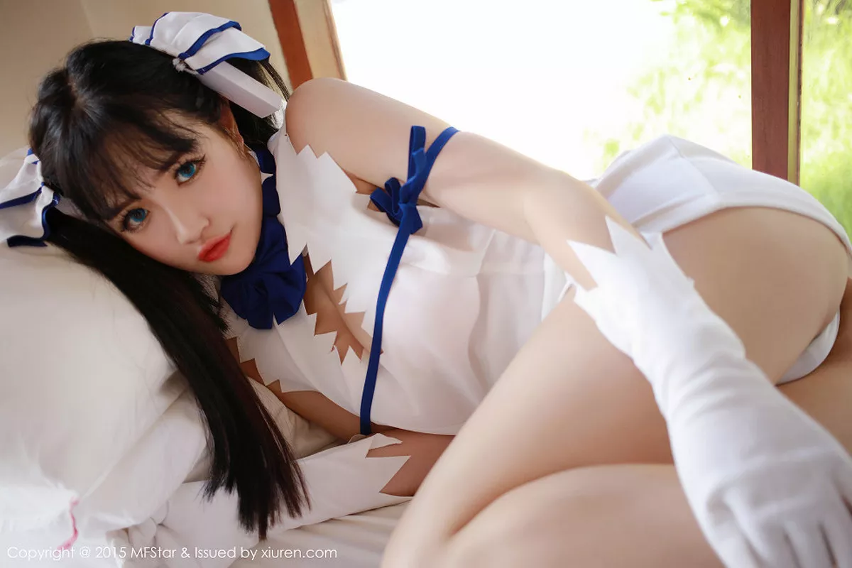 秀人集.com_[MFStar模范学院]Vol.036_萌妹徐cake白色开档短裙迷人豪乳性感翘臀写真50P