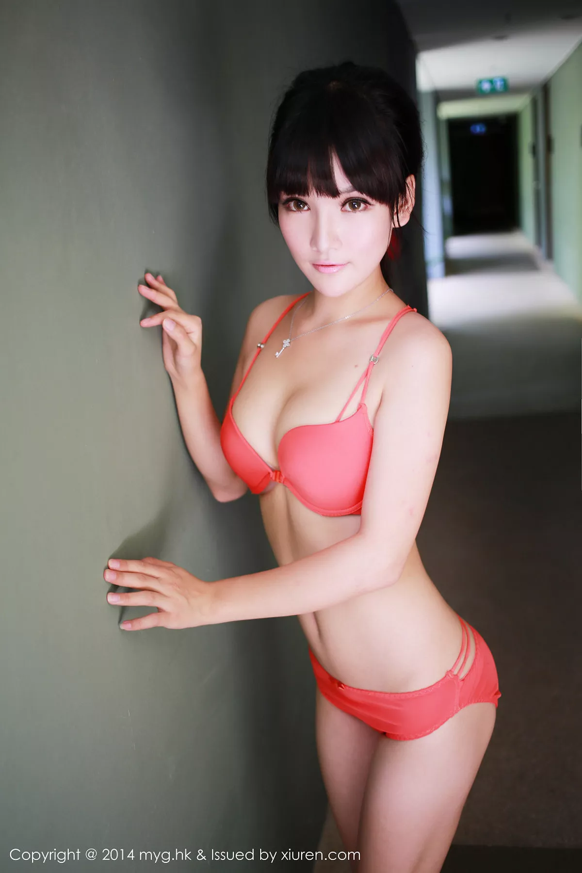 秀人集.com_[MyGirl美媛馆]Vol.021_嫩模妮儿Bluelabel泰国旅拍性感内衣诱惑翘臀写真64P