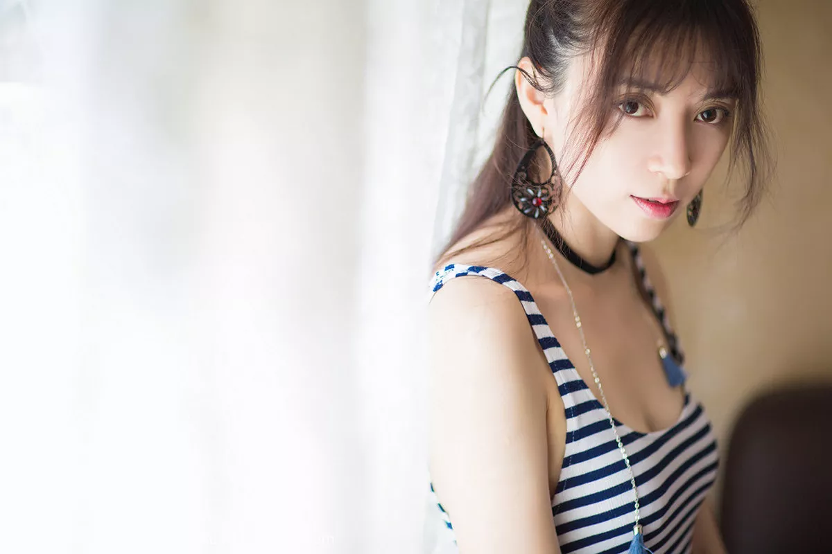 秀人集.com_[LeYuan星乐园]Vol.006_嫩模楚琪kiki清新服饰白嫩美长腿性感写真50P