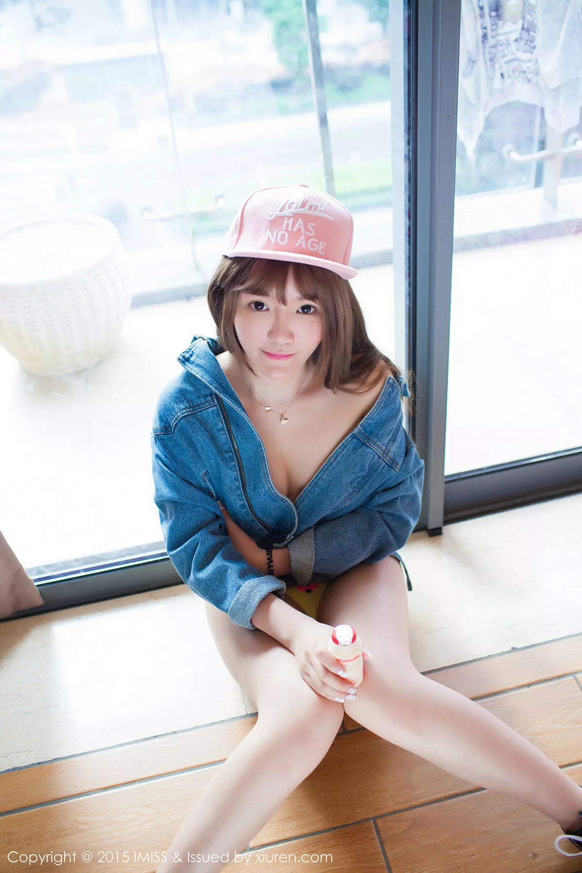 秀人集.com_[IMISS爱蜜社]Vol.026_嫩模小宝酱粉红内衣性感丁字裤秀美臀撩人姿势写真50P
