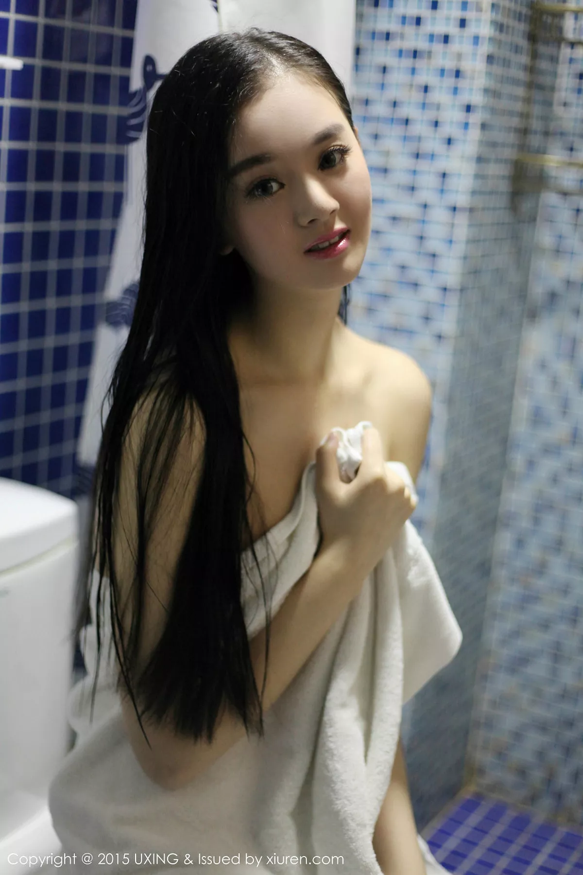 秀人集.com_[UXING优星馆]Vol.029_小脸妹子温馨baby浴室里白色浴巾裹身性感迷人写真49P