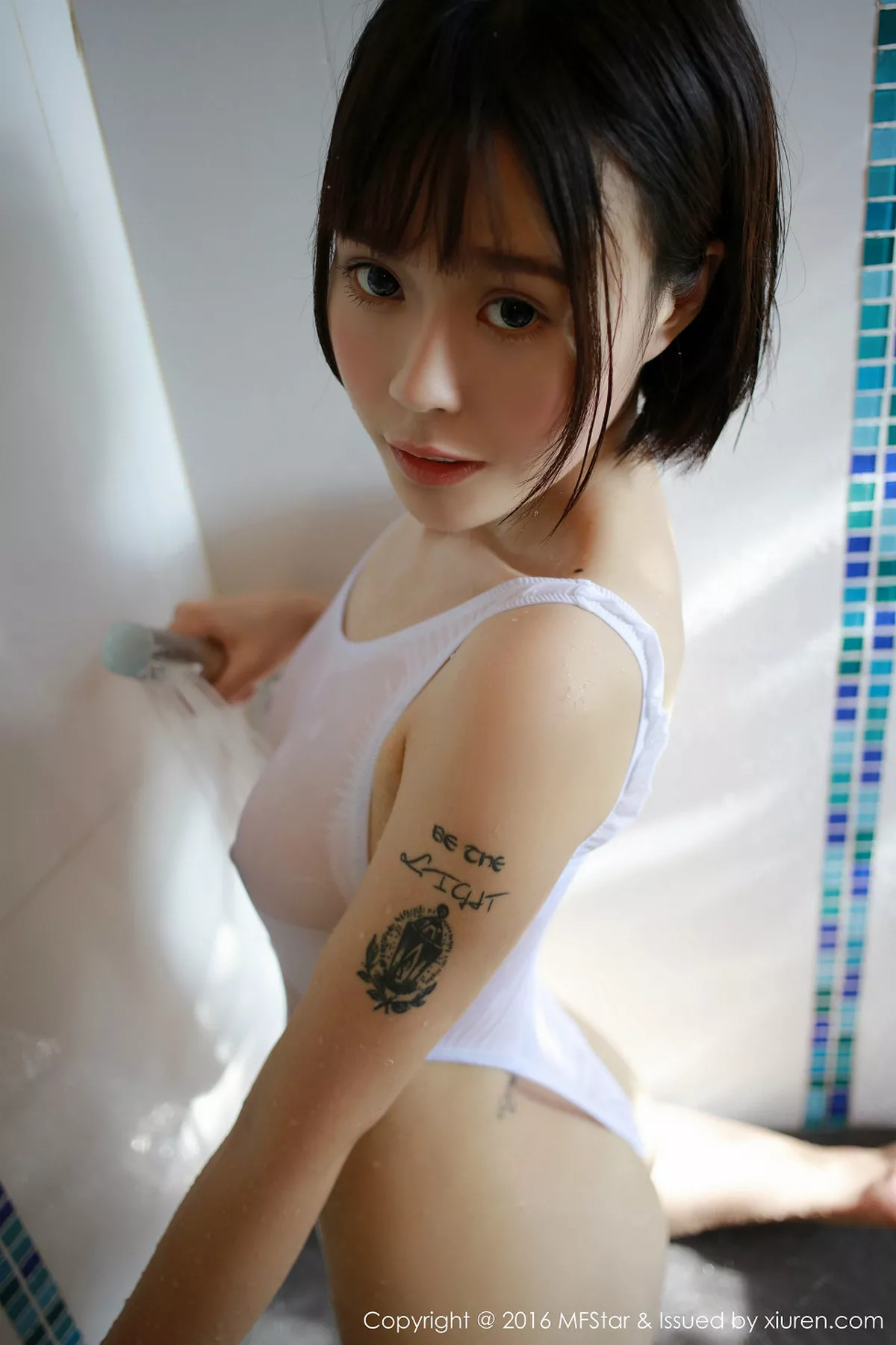 秀人集.com_[MFStar模范学院]Vol.040_Evelyn艾莉苏梅旅拍白色死库水真空凸点湿身诱惑51P