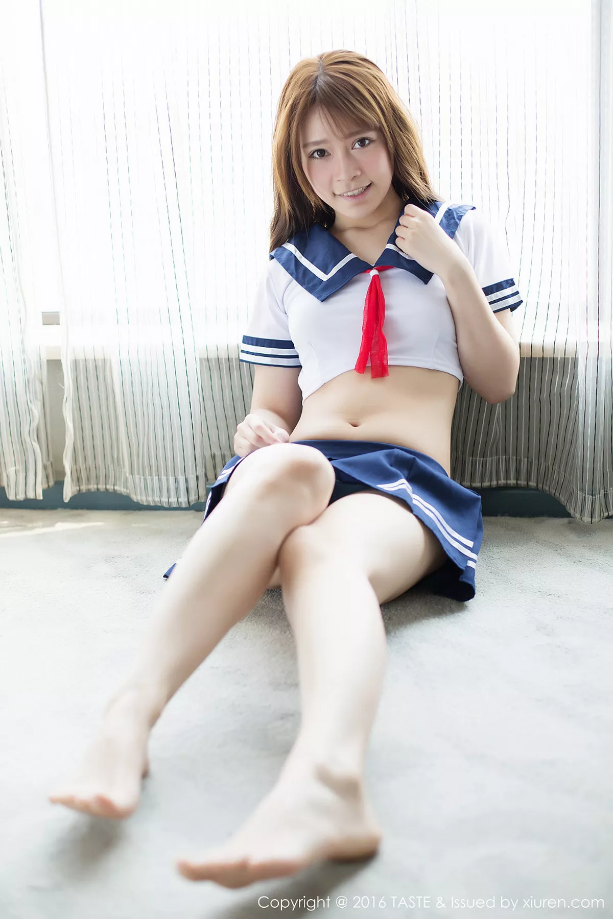 秀人集.com_[Taste顽味生活]Vol.020_嫩模Carol酱性感学生装制服半脱秀豪乳写真46P