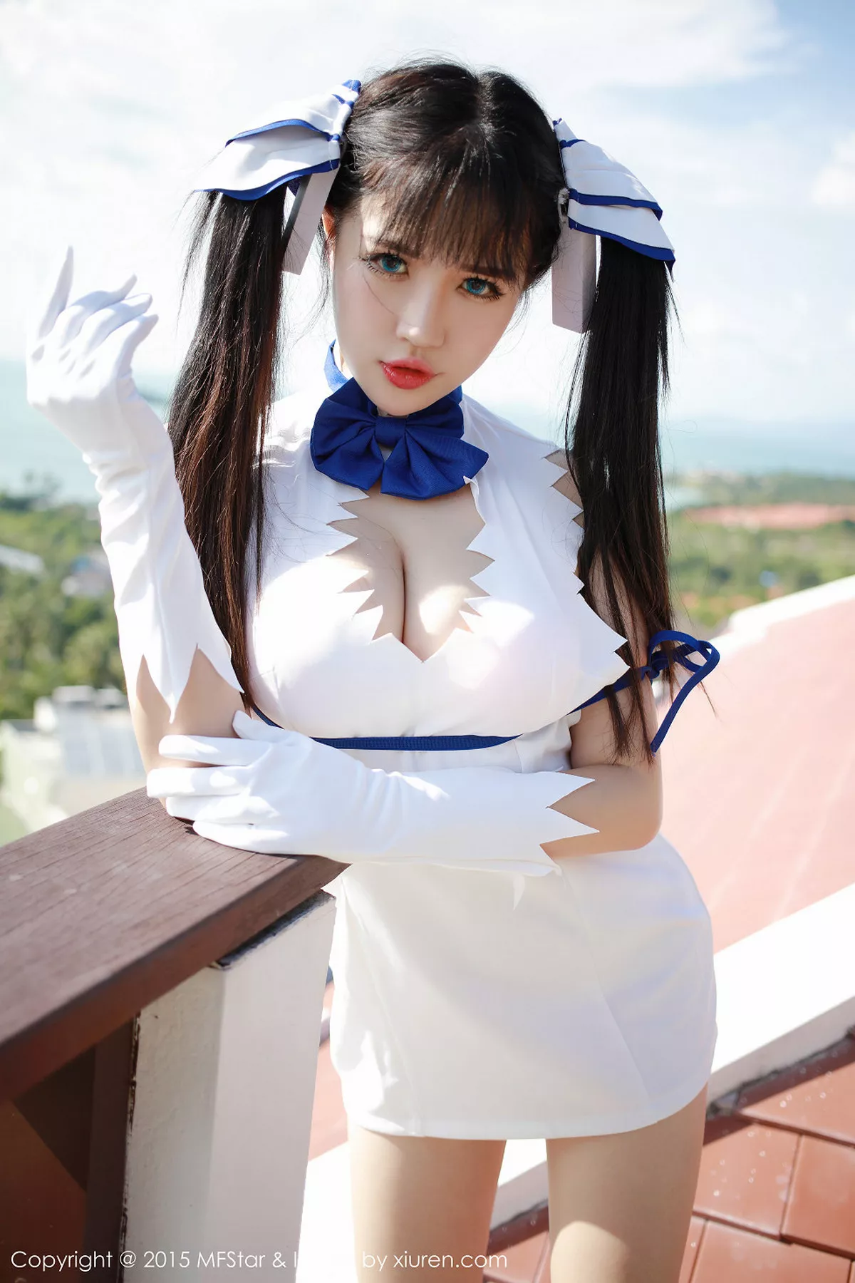 秀人集.com_[MFStar模范学院]Vol.036_萌妹徐cake白色开档短裙迷人豪乳性感翘臀写真50P