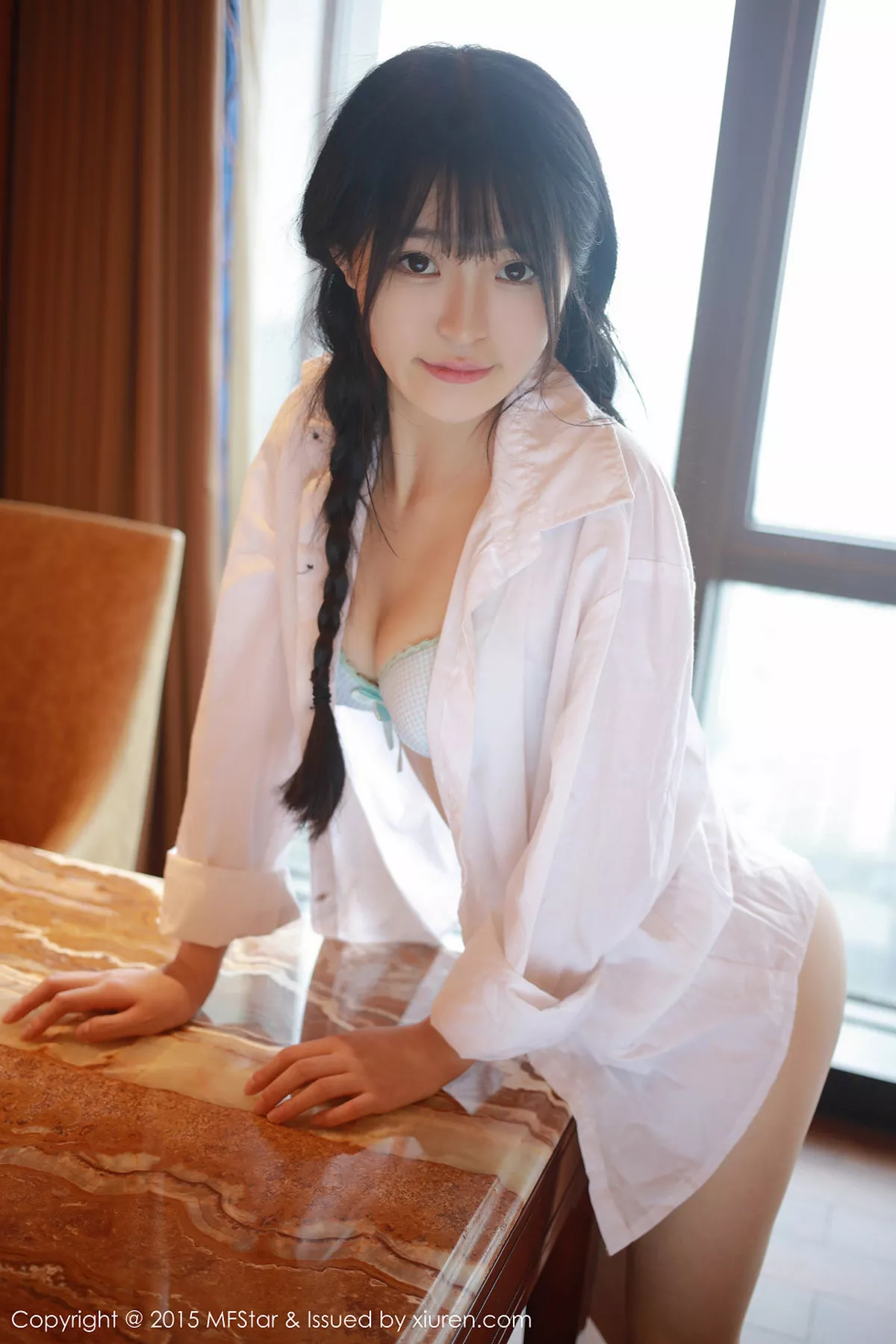 秀人集.com_[MFStar模范学院]Vol.025_嫩模伊小七MoMo半露酥胸白嫩美臀迷人诱惑写真52P