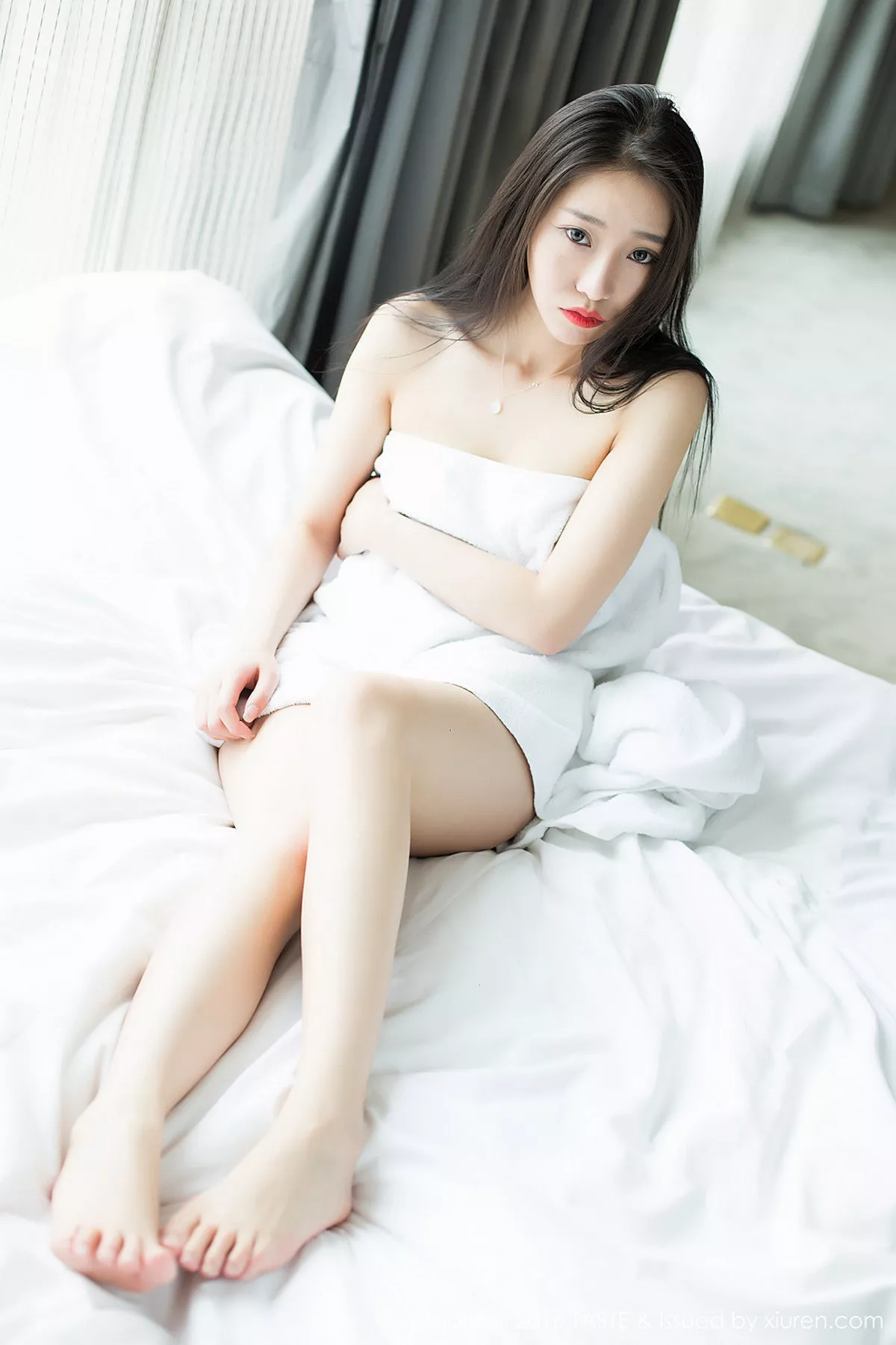 秀人集.com_[Taste顽味生活]Vol.012_嫩模张槑槑皮卡丘上衣下的饱满双乳性感小内裤写真50P