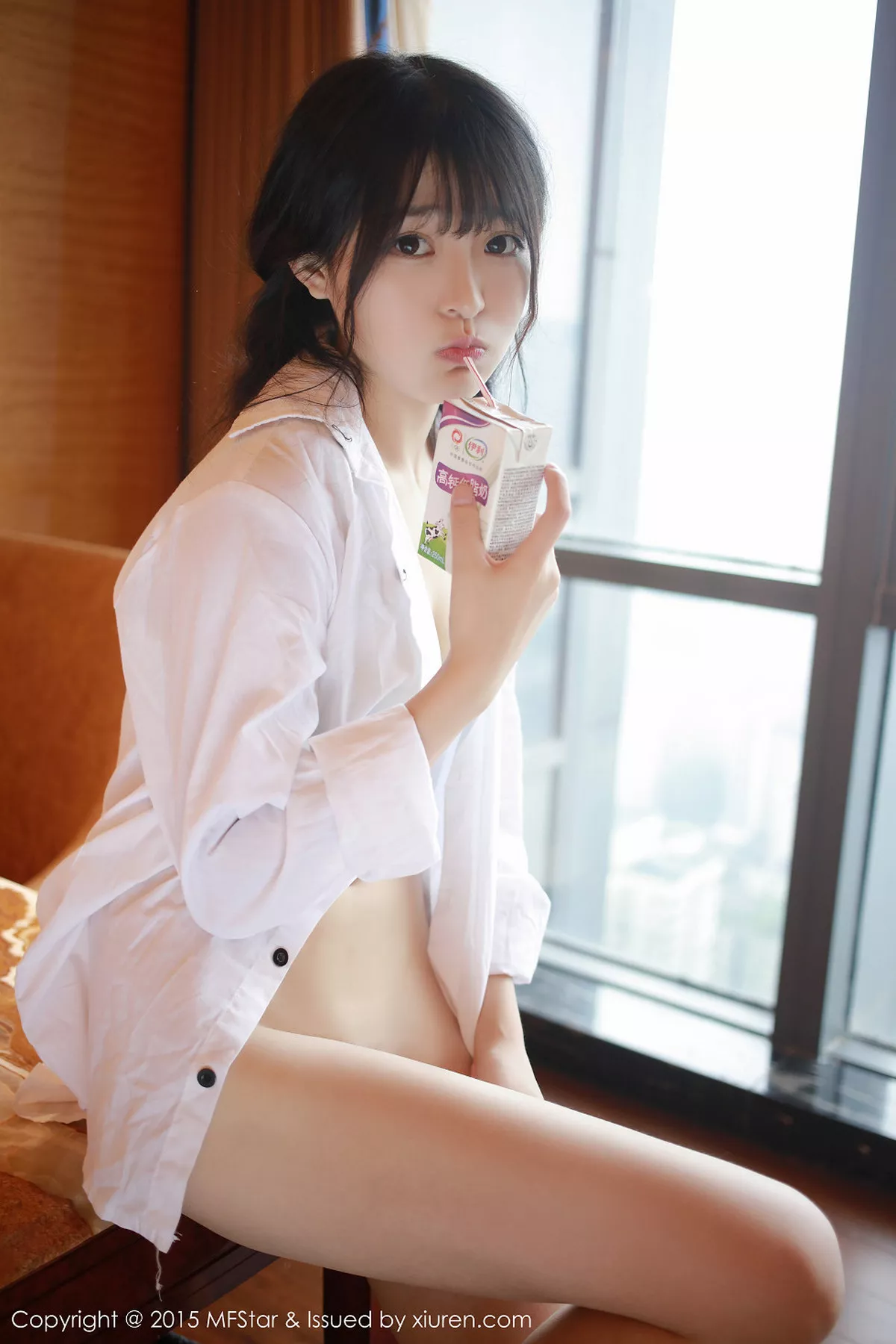 秀人集.com_[MFStar模范学院]Vol.025_嫩模伊小七MoMo半露酥胸白嫩美臀迷人诱惑写真52P