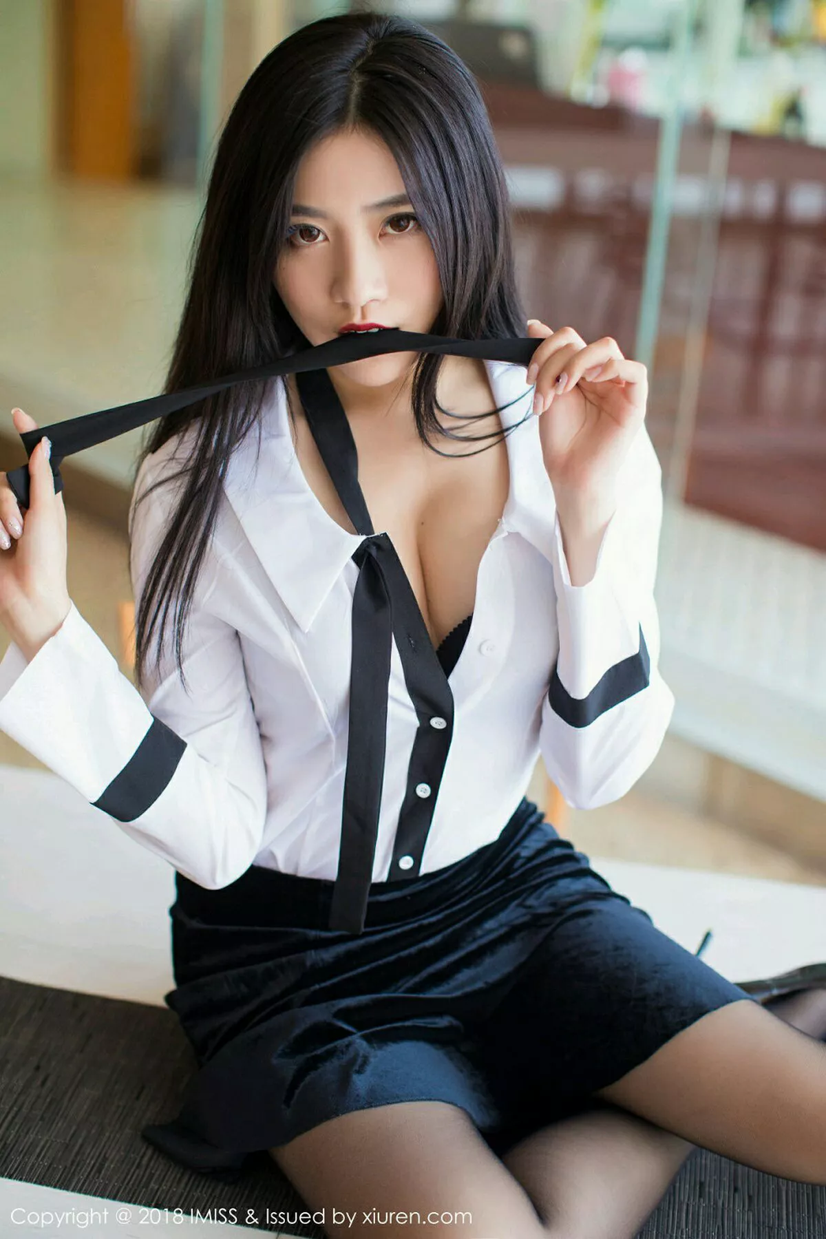 秀人集.com_[IMISS爱蜜社]Vol.239_女神许诺Sabrina日本旅拍白衬衣配黑短裙黑丝袜诱惑写真60P