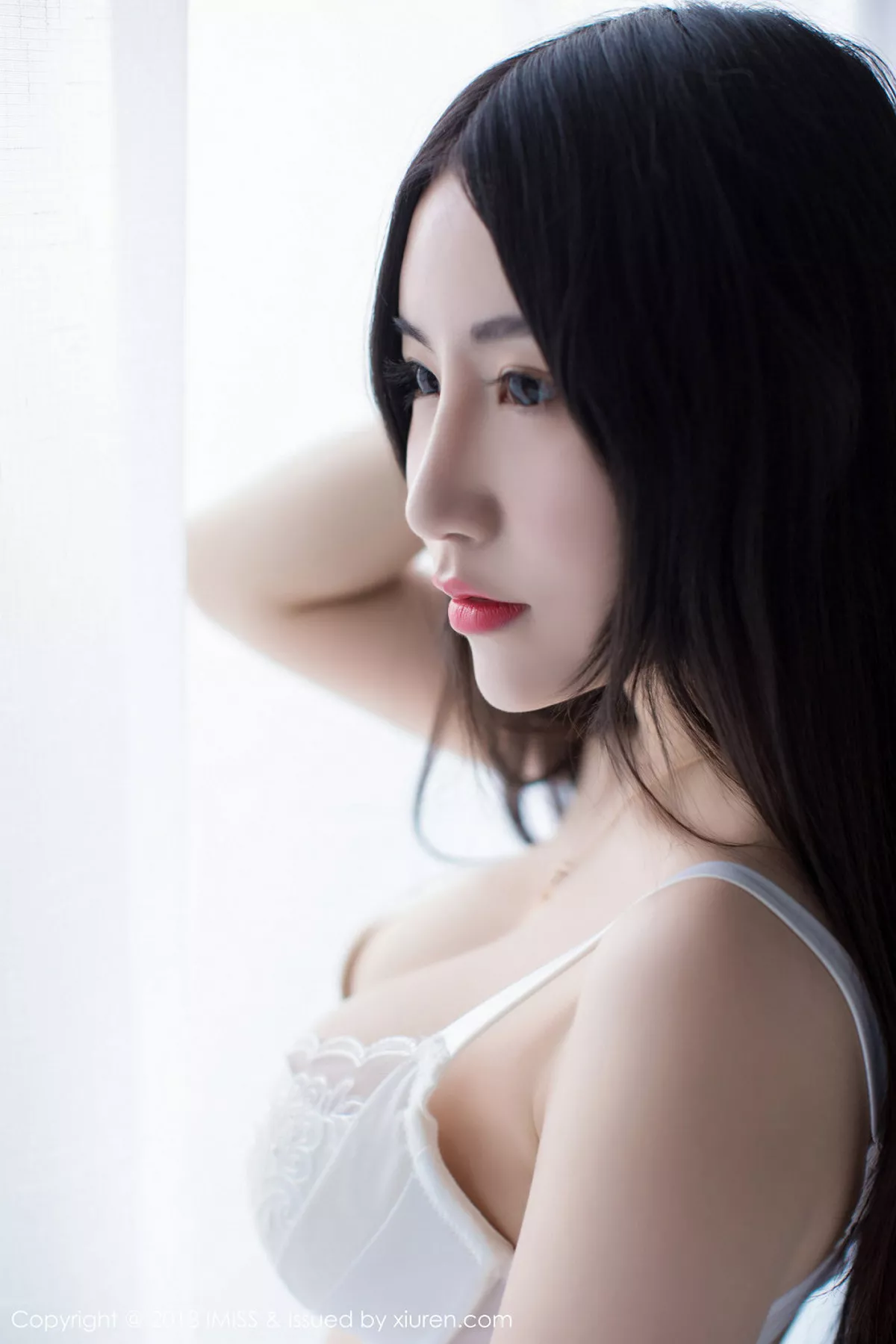 秀人集.com_[IMISS爱蜜社]Vol.236_女神绯月樱-Cherry居家吊带白色蕾丝内衣秀豪乳诱惑写真42P