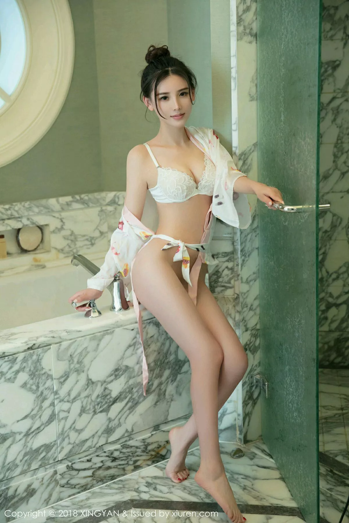 秀人集.com_[XINGYAN星颜社]Vol.054_丽质嫩模韩雨嘉居家无内开档黑丝连体衣秀豪乳翘臀诱惑写真39P