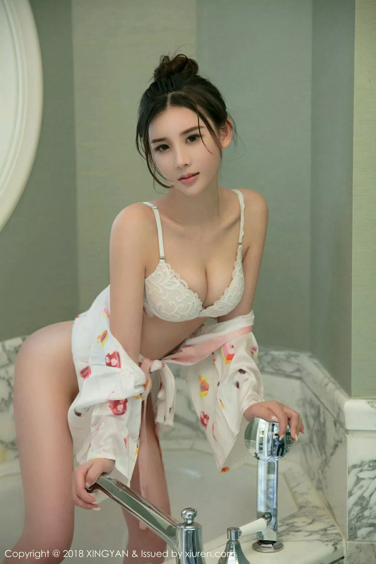秀人集.com_[XINGYAN星颜社]Vol.054_丽质嫩模韩雨嘉居家无内开档黑丝连体衣秀豪乳翘臀诱惑写真39P
