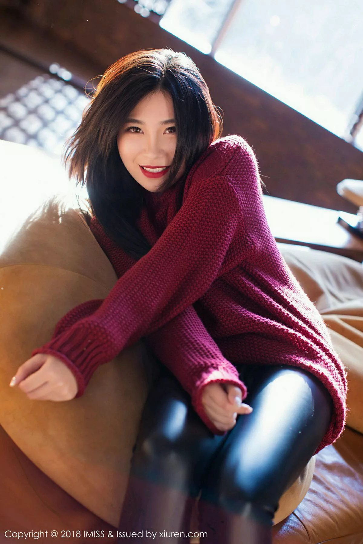 秀人集.com_[IMISS爱蜜社]Vol.239_女神许诺Sabrina日本旅拍白衬衣配黑短裙黑丝袜诱惑写真60P