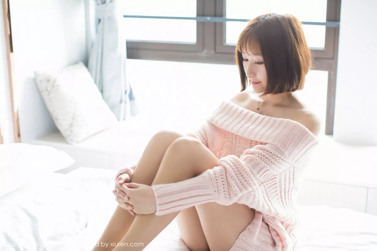 秀人集.com_[IMISS爱蜜社]Vol.240_嫩模九尾Ivy吊带背心配无内肉丝裤袜透视秀翘臀诱惑写真53P