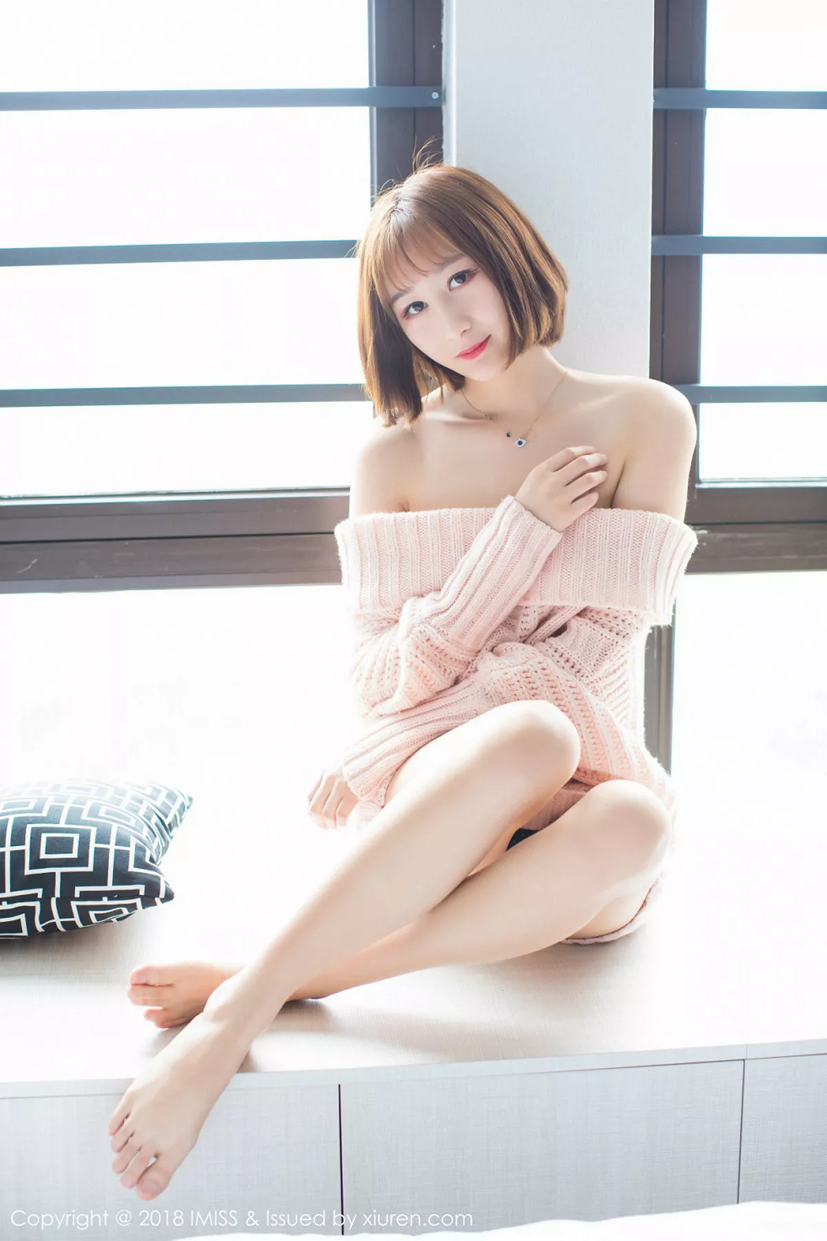 秀人集.com_[IMISS爱蜜社]Vol.240_嫩模九尾Ivy吊带背心配无内肉丝裤袜透视秀翘臀诱惑写真53P