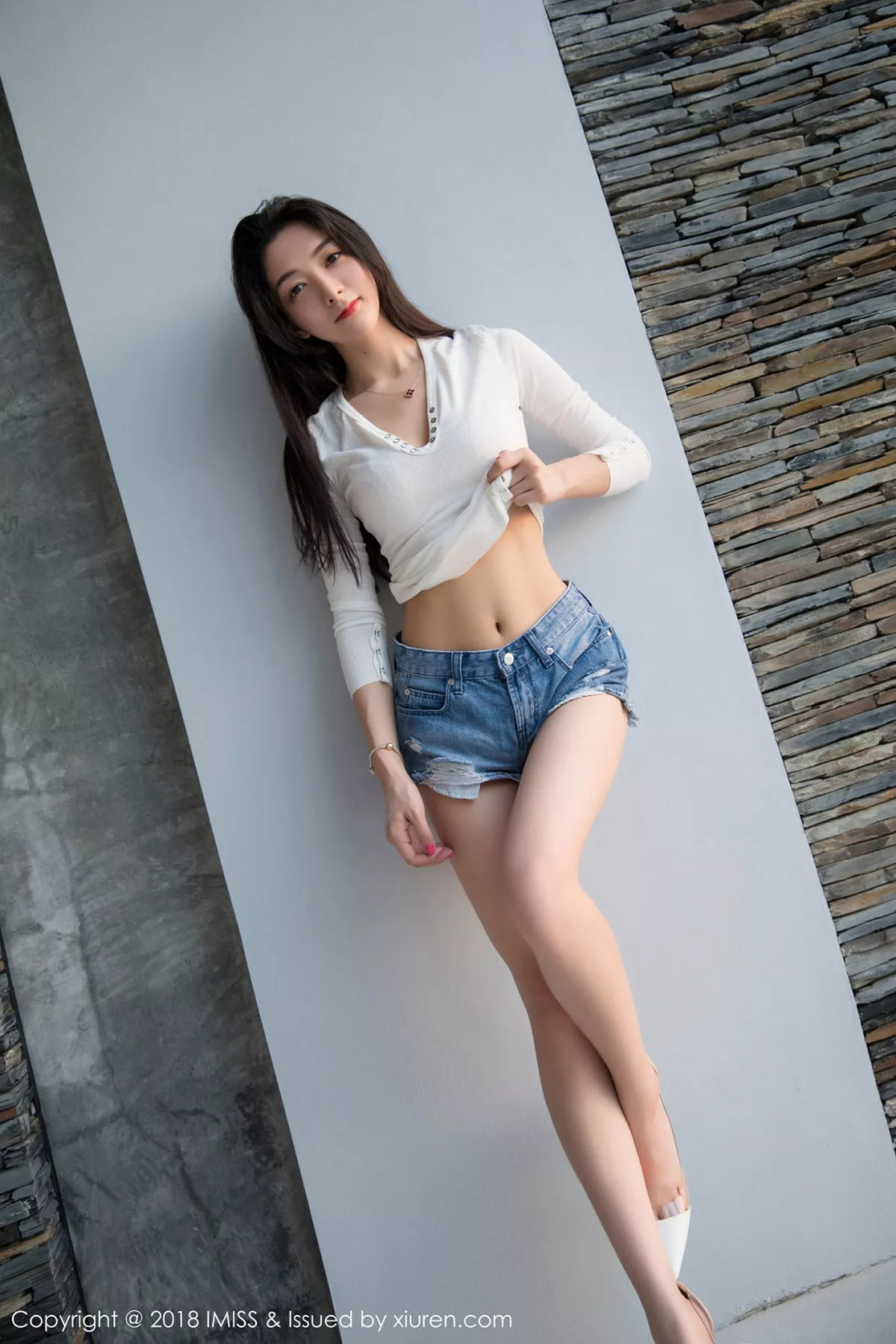 秀人集.com_[IMISS爱蜜社]Vol.241_嫩模小热巴吉普岛旅拍泳池边性感白色比基尼完美诱惑写真51P