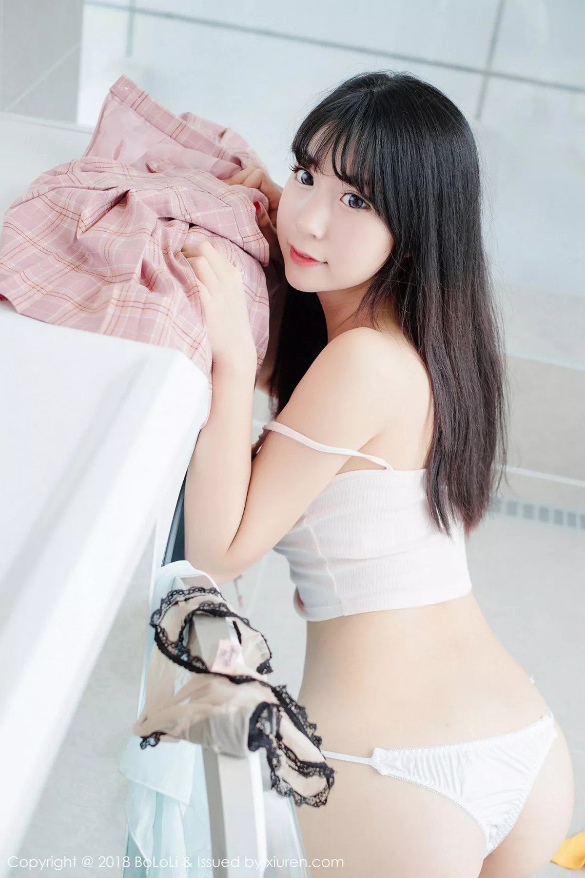 秀人集.com_[BoLoli波萝社]Vol.119_美女主播猫九酱Sakura粉色吊带内衣+三点式内衣私房诱惑写真42P