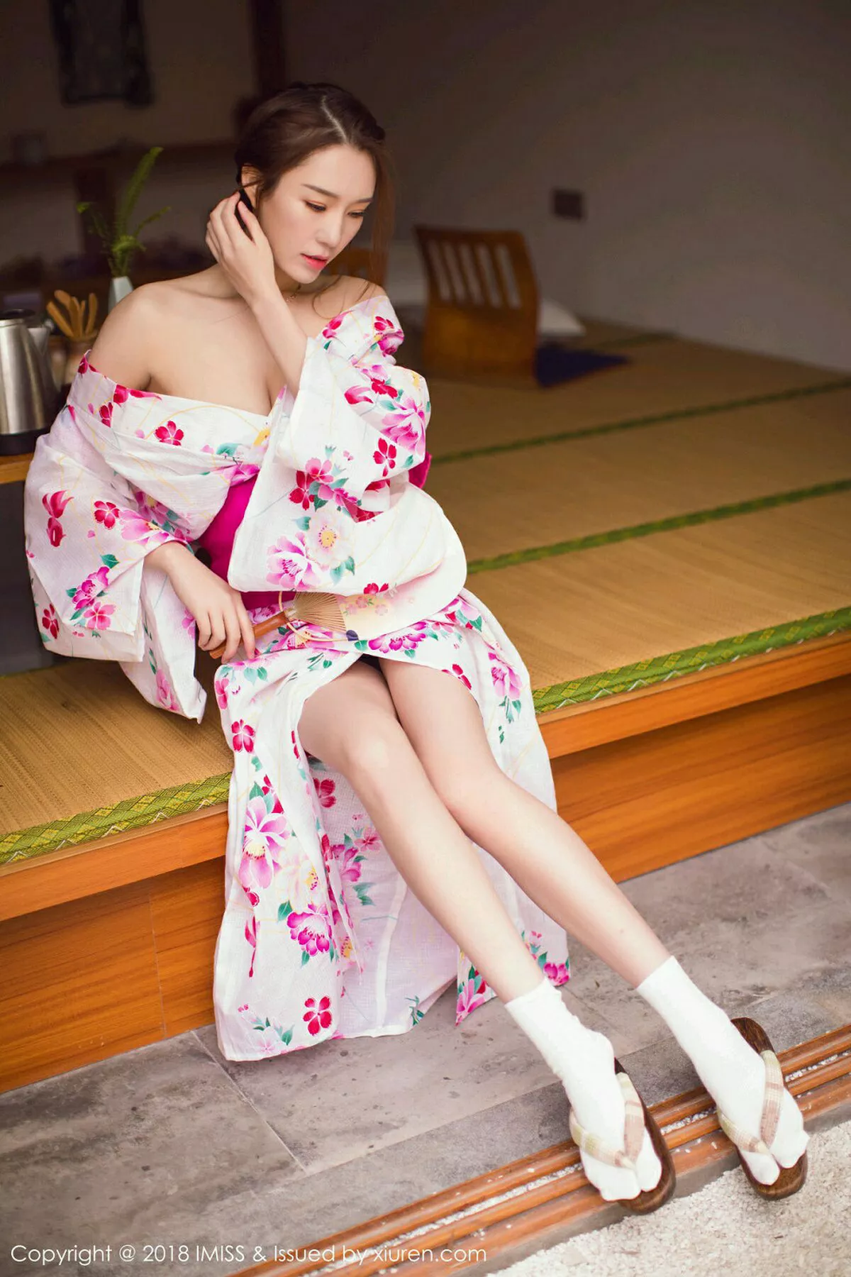 秀人集.com_[IMISS爱蜜社]Vol.252_嫩模Katrina私房日系和服真空露美乳+黑丝OL系列完美诱惑写真42P