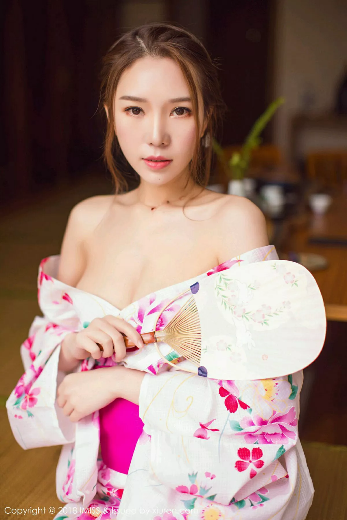 秀人集.com_[IMISS爱蜜社]Vol.252_嫩模Katrina私房日系和服真空露美乳+黑丝OL系列完美诱惑写真42P