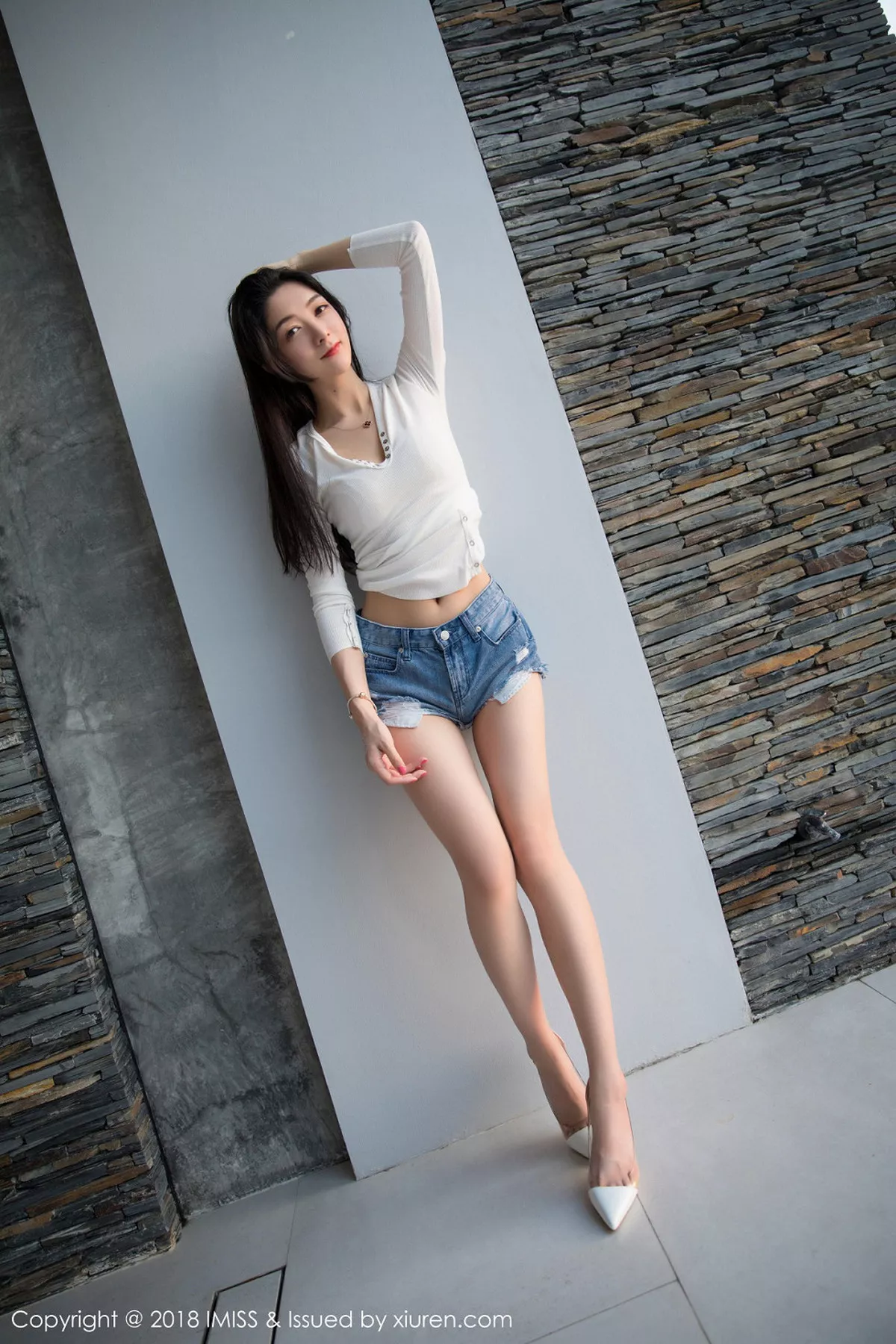 秀人集.com_[IMISS爱蜜社]Vol.241_嫩模小热巴吉普岛旅拍泳池边性感白色比基尼完美诱惑写真51P