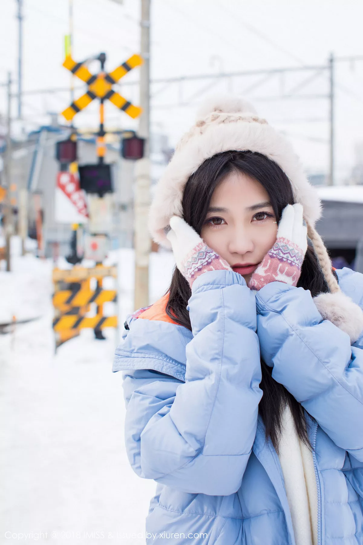 秀人集.com_[IMISS爱蜜社]Vol.262_女神许诺Sabrina北海道旅拍户外雪地优雅气质妩媚迷人写真42P